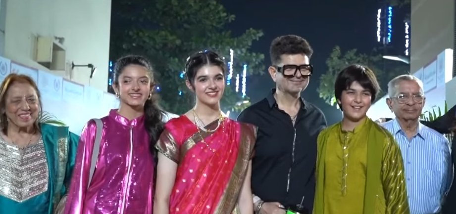 Picsart 25 12 19 20 02 07 000