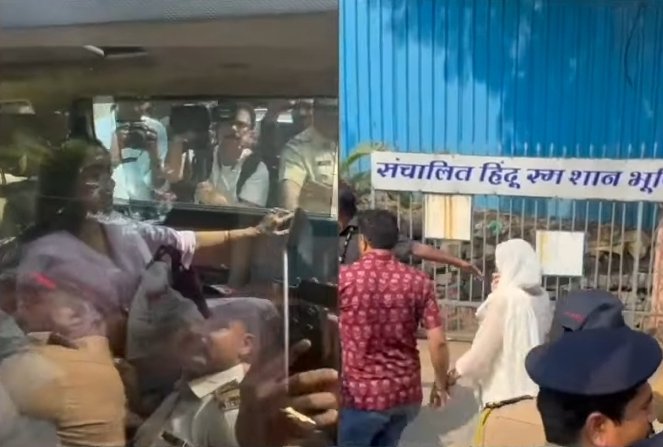 Picsart 25 12 20 19 05 12 595